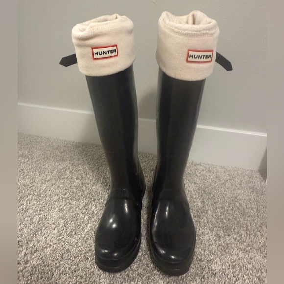Tall Hunter Rain Boots with Socks size 9 - Picture 1 of 2